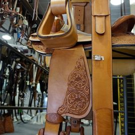 Reitsportartikel Mandelartz, Heinrich Mandelartz, Heinrich, Aachen, Kompetenz, Service, Expertise, Pferd, reiten, Reiter, Reitsport, Mandelartz, Maßanfertigungen, Leder, Reitbekleidung, Zubehör, Reitzubehör, Sattlerei-Handwerk, Handwerk, Sattel, Sattelei, Sattelanpassungen, Reparaturen, Sattelkosmetik, Dienstleistungen, Schermesser, Pflege, Reitdecken, Qualitätsprodukte, Fachmarkt , Webshop, Onlineshop, Stalldecken, Weidedeckenwäsche, Imprägnieren, Leichte Decken, Abschwitzdeckenwäsche, Satteldecken, Schabrackenwäsche, Lammfellprodukte, Schermesserschliff, Stiefelweiten, Reißverschlüsse, Lederzeug, Änderungen, Sattelbegutachtung, Anpassung, Rückenuntersuchung, Änderungsauftrag, Wachsbekleidung, Neuwachsen, Markenartikel, Barbour, Artikelauswahl, Handarbeit, Reitstiefel, Stiefel, Helm, Reitausstattung, qualität, zuverlässigkeit, zahnmedizin, vertrauensvoll, zuverlässig, Ross, funktionell, kreativ, Pferdegebiss, Erfahrung, Kompetenz, Kunststofftechnik, Reparaturdienst, Kunden, Zufriedenheit, Garantie, Qualitätsanspruch, Betrieb, Materialien, Team, Arbeit, Expertise, Fachmarkt, Webshop, Reitsport, Erfolg